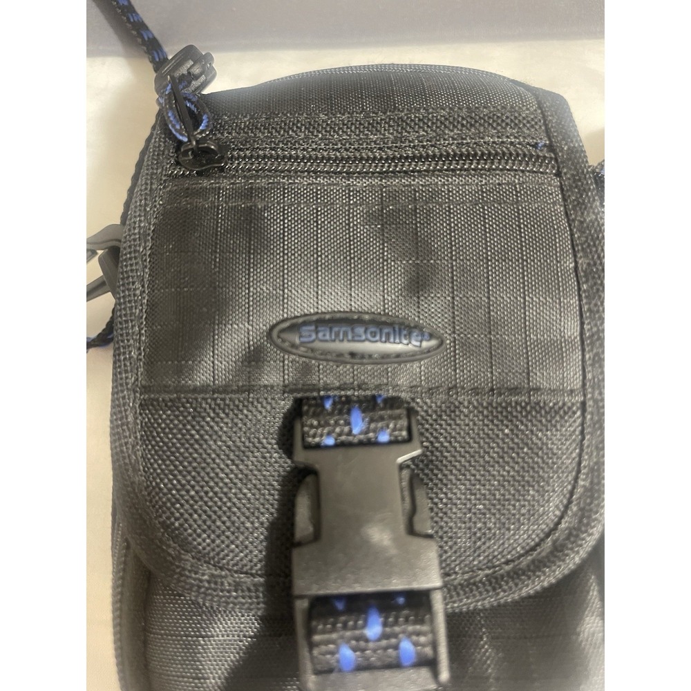 Samsonite Black 3 Pockets Small Camera Bag Case Belt Loop and Shoulder Strap